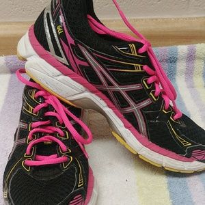 Asics GT 2000 size 7